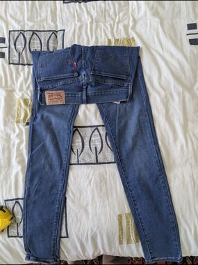 Levi's Dark Blue Straight-Leg Jeans